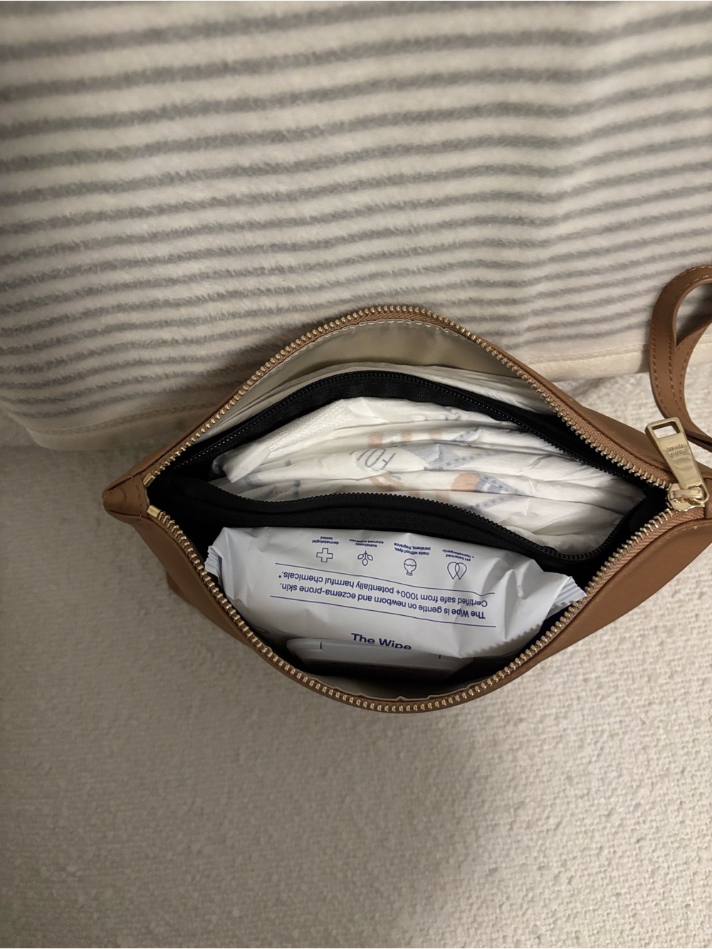 Mina Baie Changing Wristlet Nylon Mojave - Picture 5 of 8